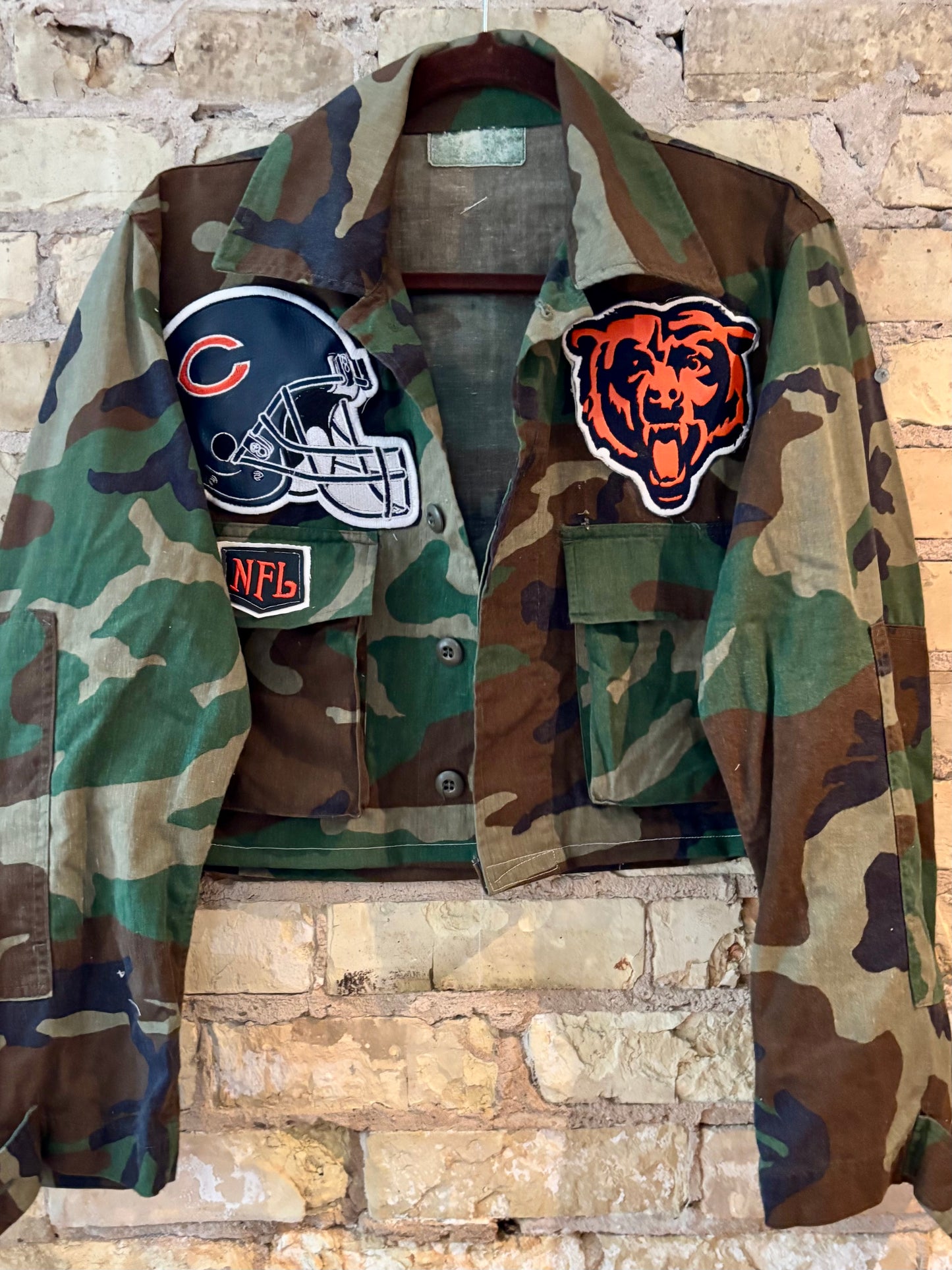 Reworked vintage Cropped Game Day Camouflage Bears Jacket