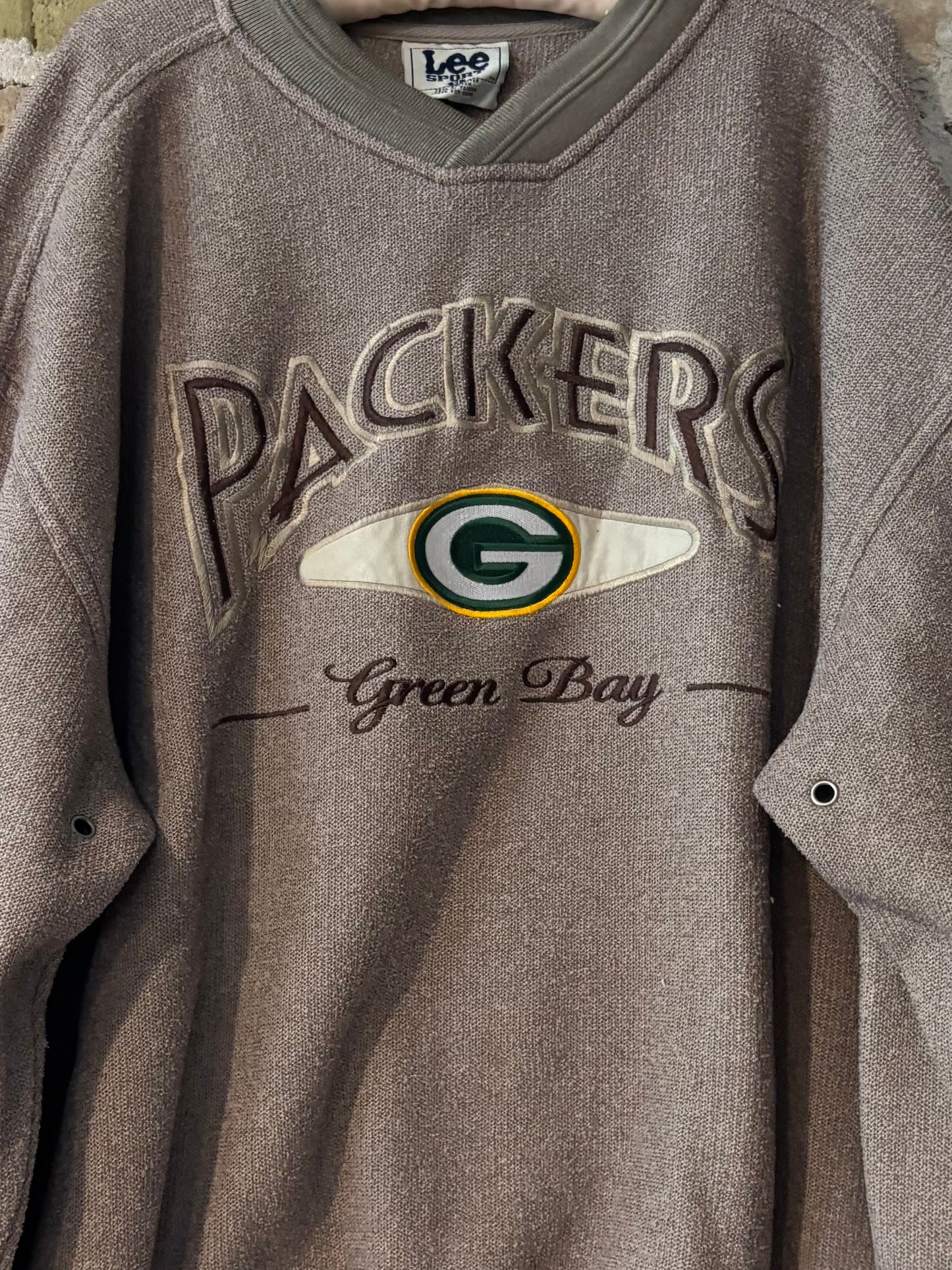 Rare 90’s Green Bay Packers Tan VNeck crewneck