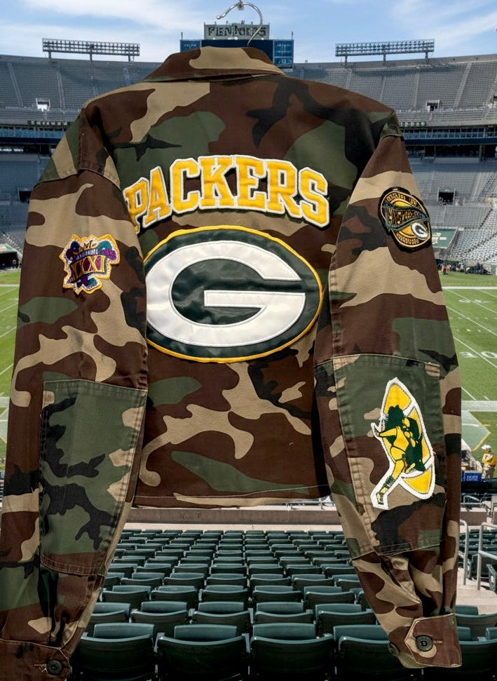 Reworked vintage Camouflage Packers Game Day Coat Jacket