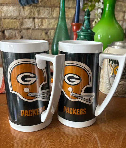 Vintage Set of 2 1970s Thermo Serv Insulated NFL Mug
GREEN BAY PACKER
Helmet Design