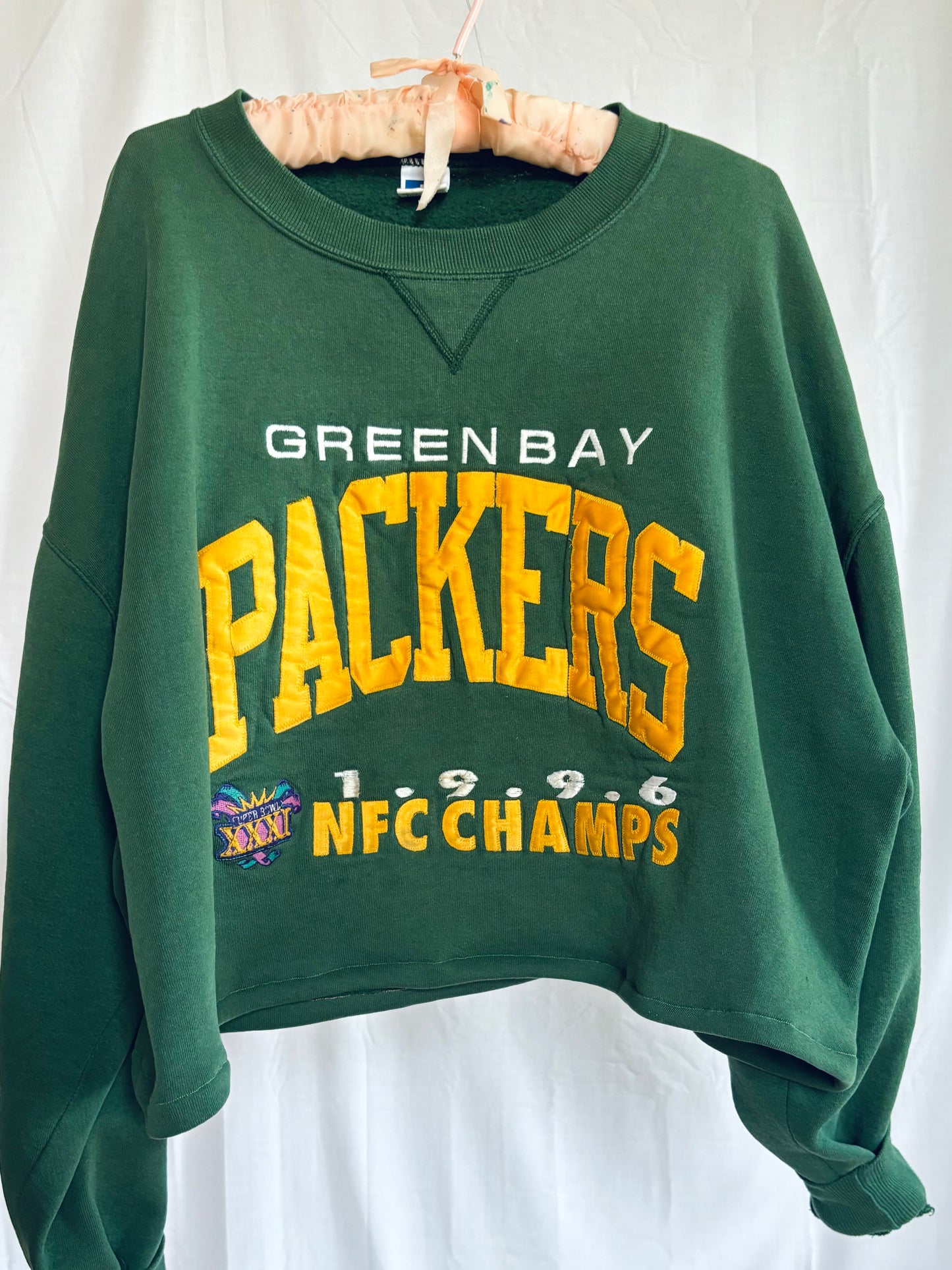 Reworked 90s Cropped Green Bay Packers Super Bowl crewneck sweatshirt