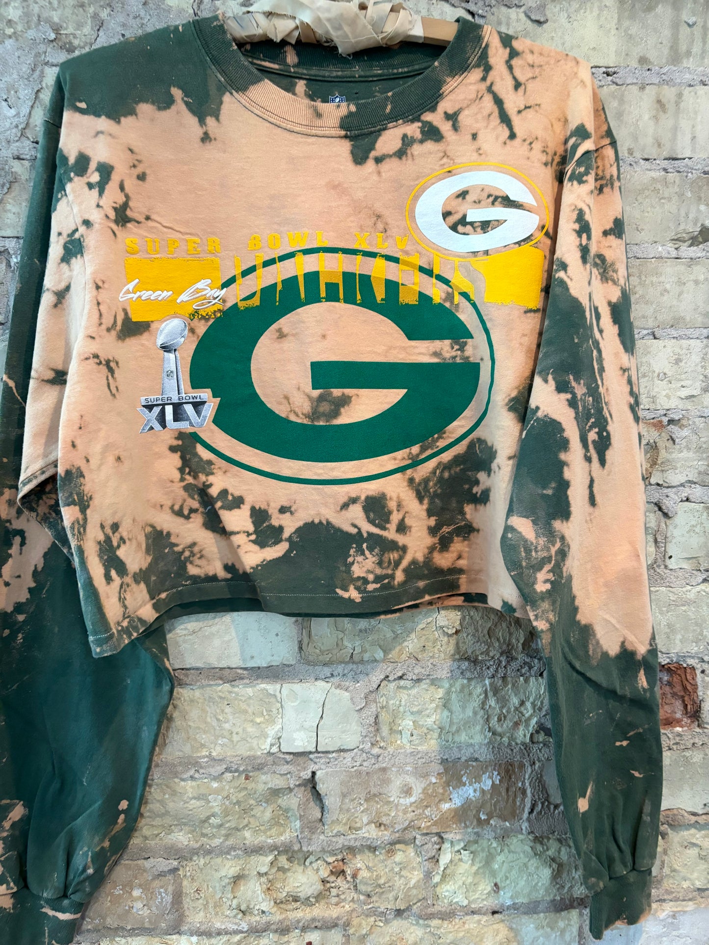 Reworked Green Bay Packers Cropped & Distressed Super Bowl Tee