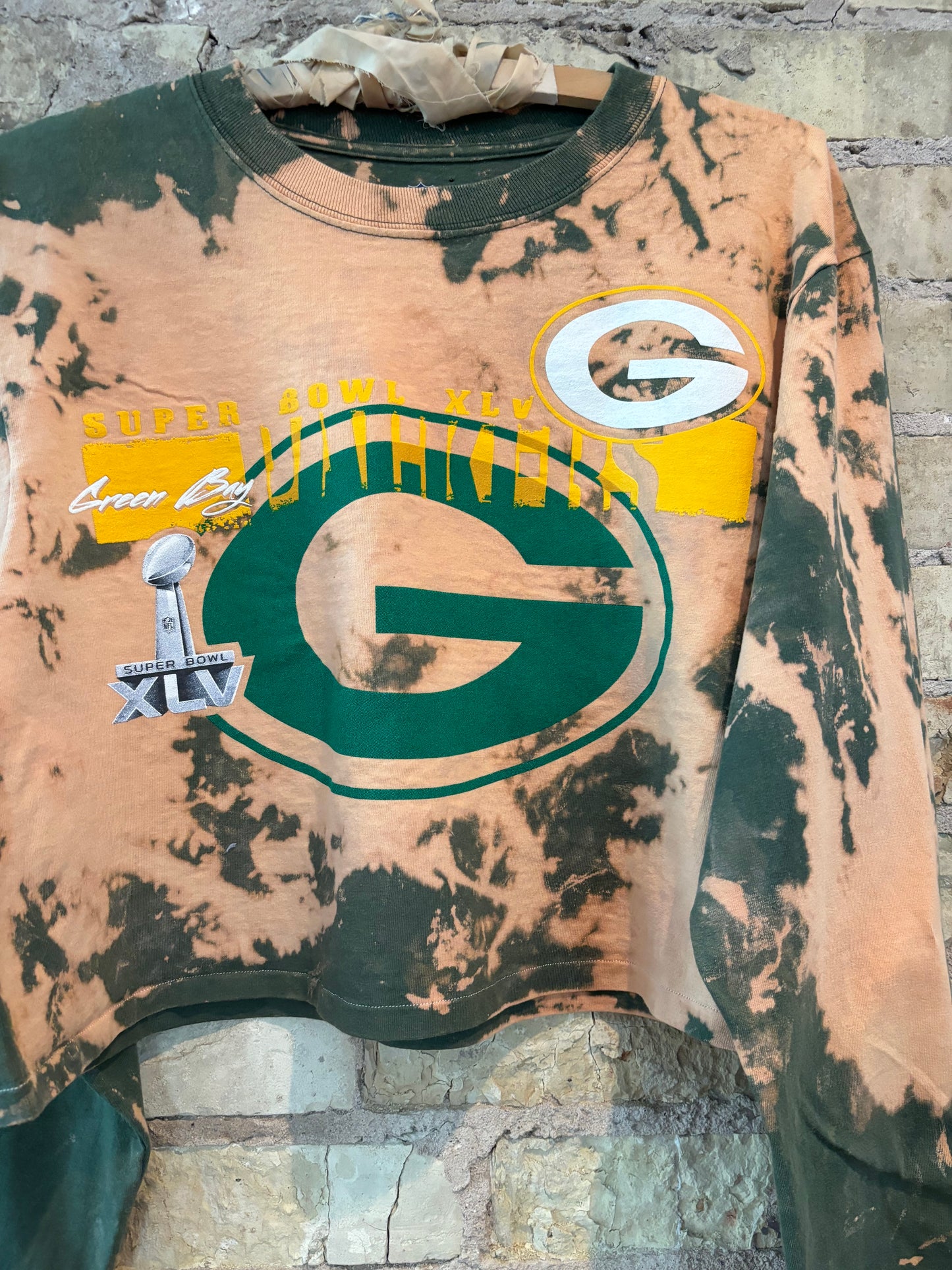 Reworked Green Bay Packers Cropped & Distressed Super Bowl Tee