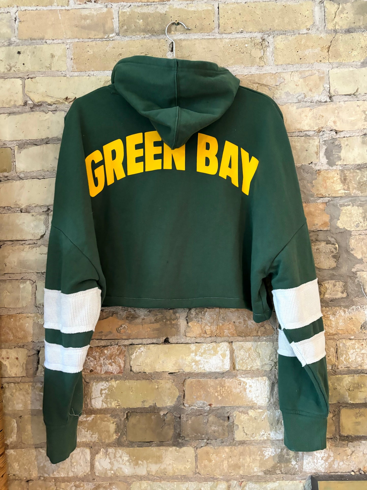 Reworked 90s Packers Junk Food Cropped Hoodie