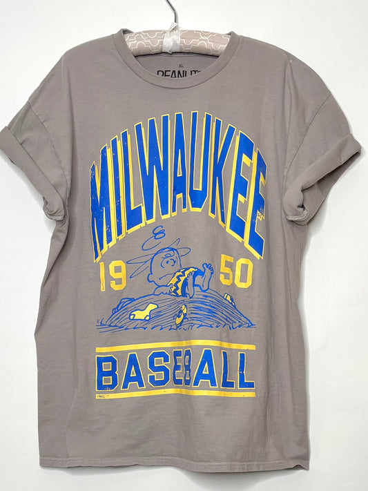Rare Peanuts Milwaukee Brewers Double Sided Graphic Tshirt