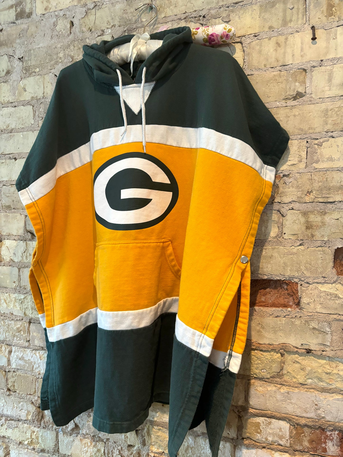 Retro Green Bay Packers Hooded Game Day Poncho