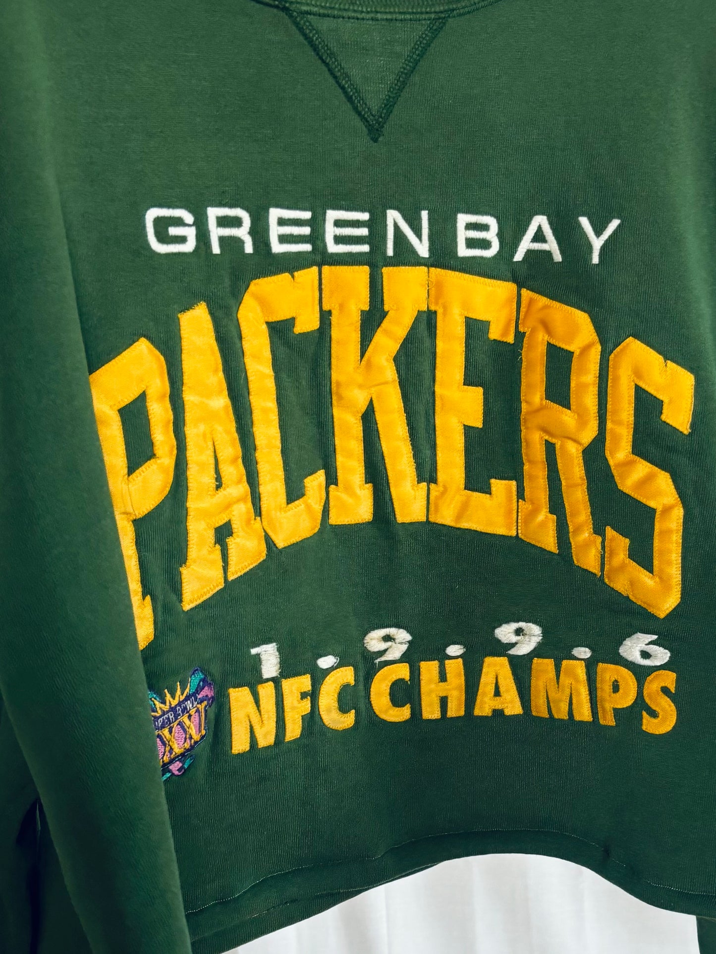 Reworked 90s Cropped Green Bay Packers Super Bowl crewneck sweatshirt