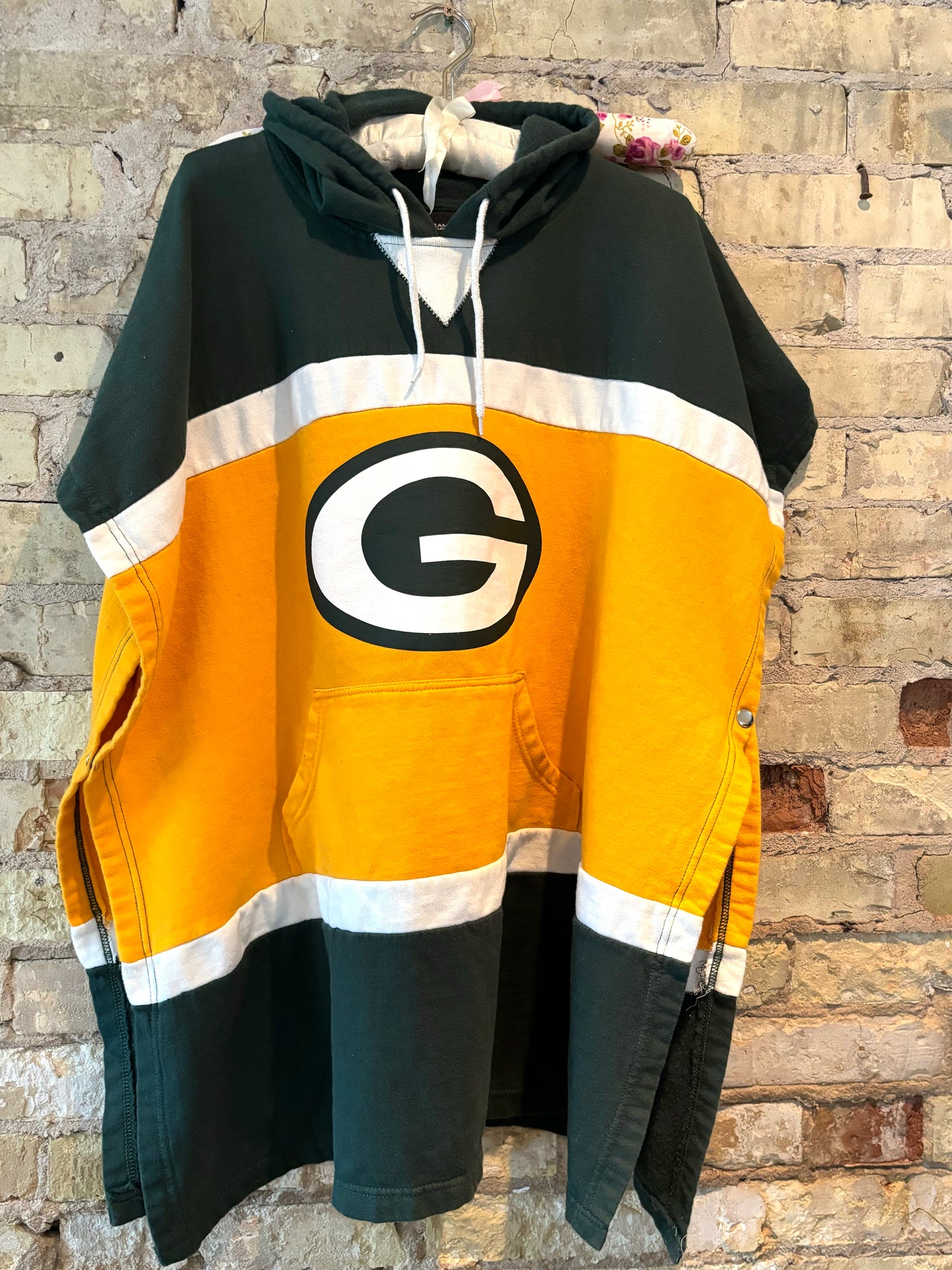 Retro Green Bay Packers Hooded Game Day Poncho