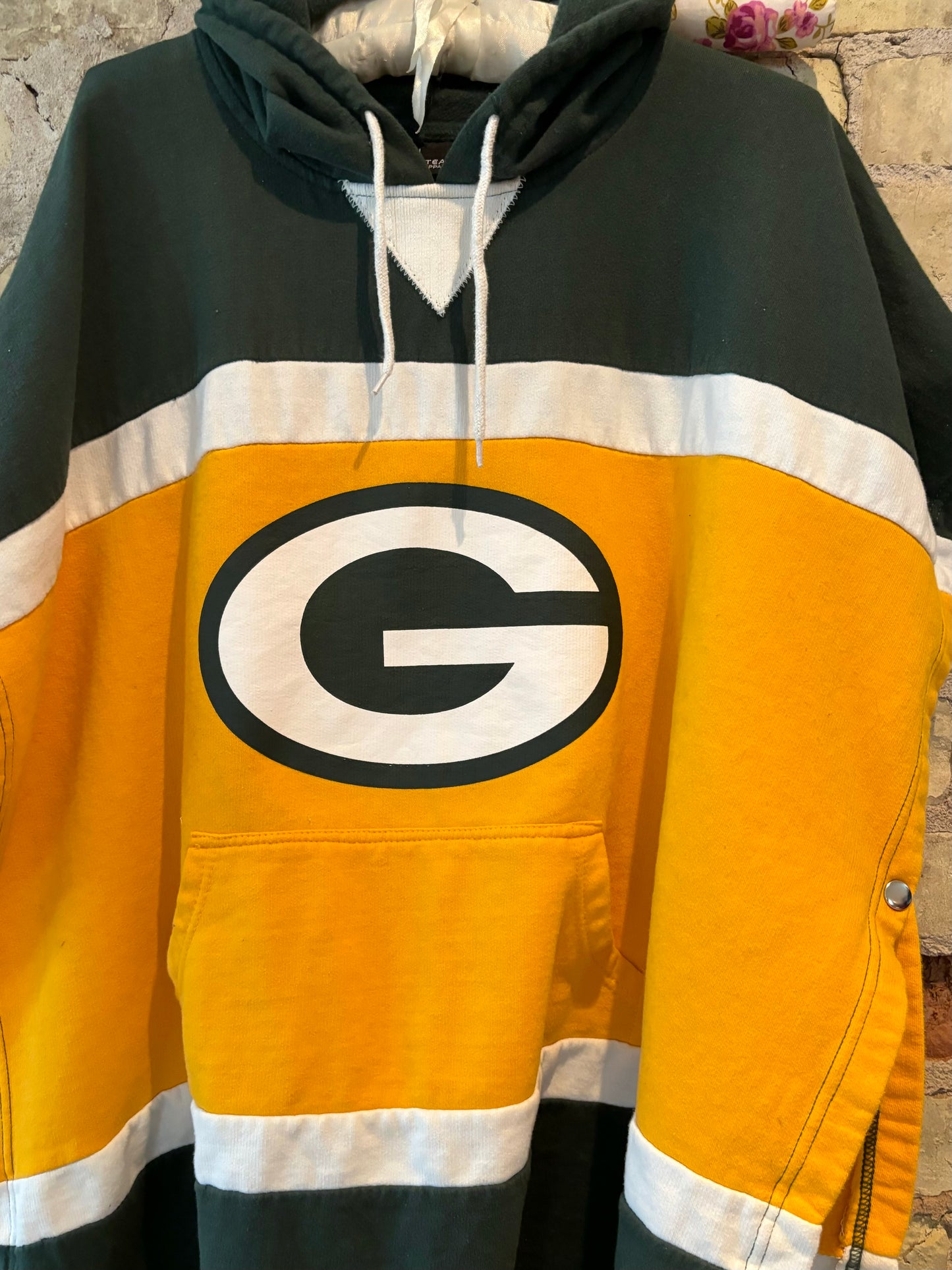 Retro Green Bay Packers Hooded Game Day Poncho