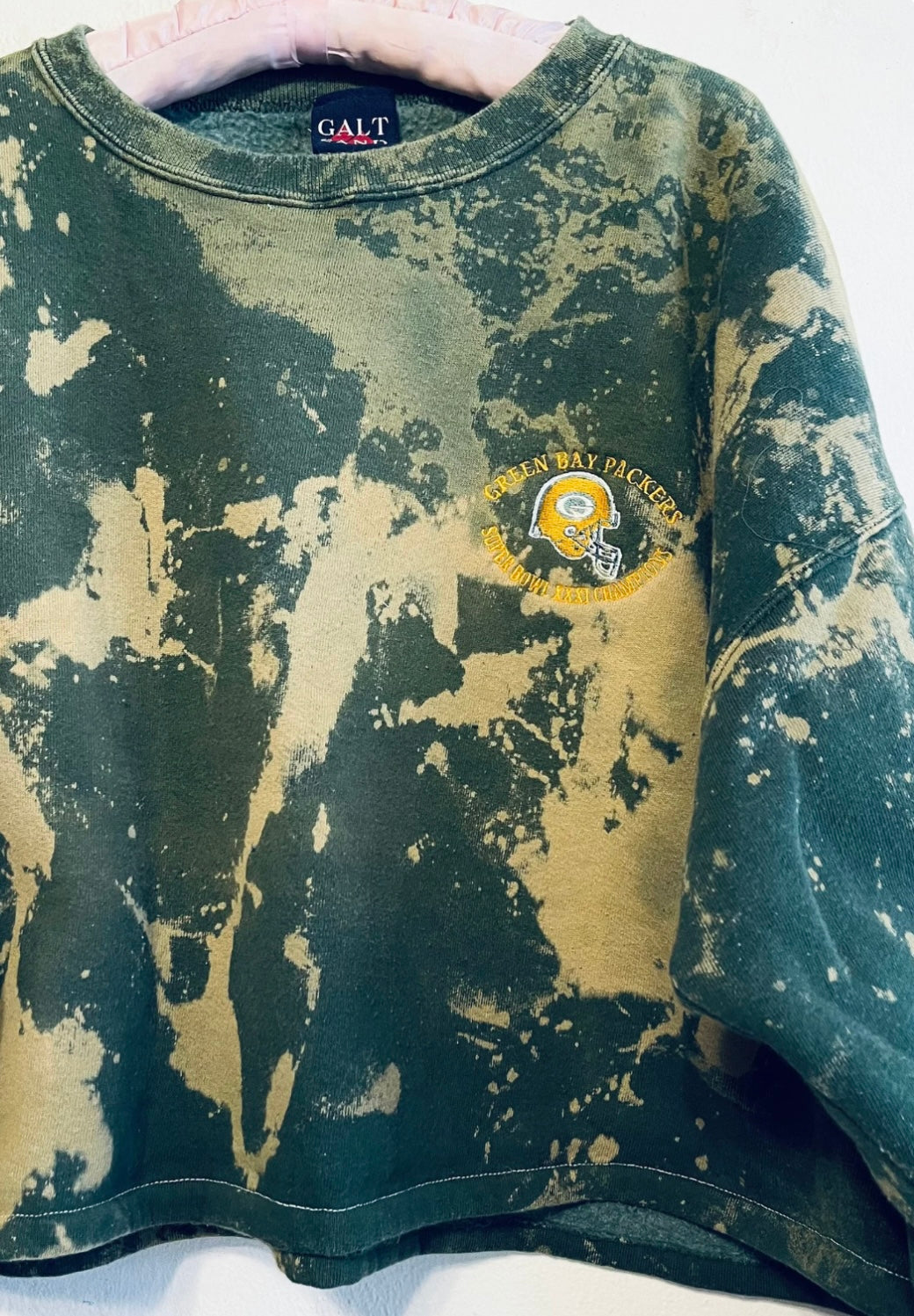 Reworked 90s Cropped & Distressed Packers Super Bowl crewneck sweatshirt