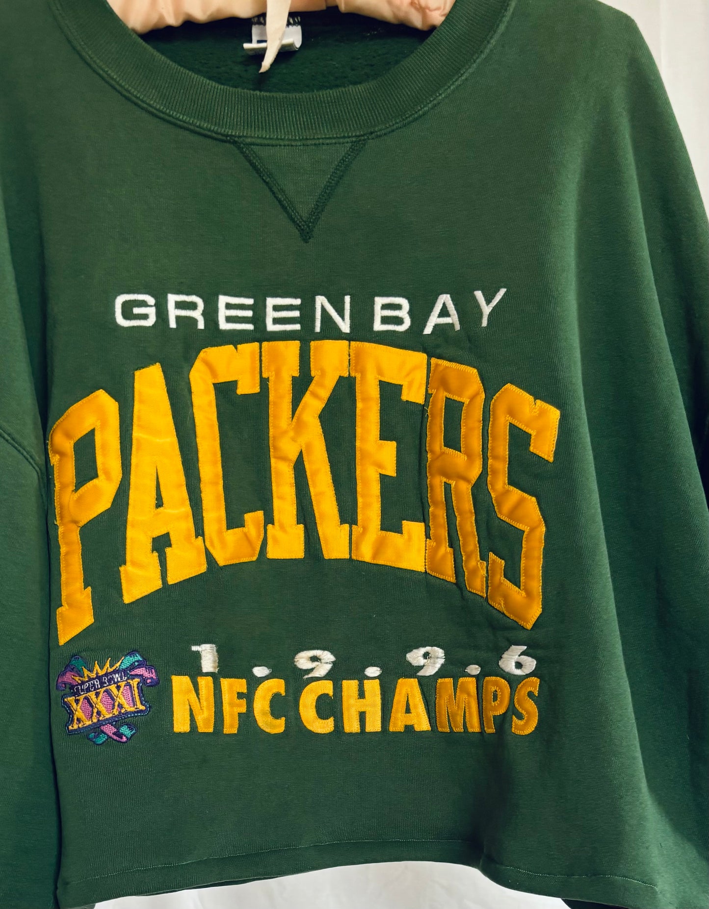 Reworked 90s Cropped Green Bay Packers Super Bowl crewneck sweatshirt