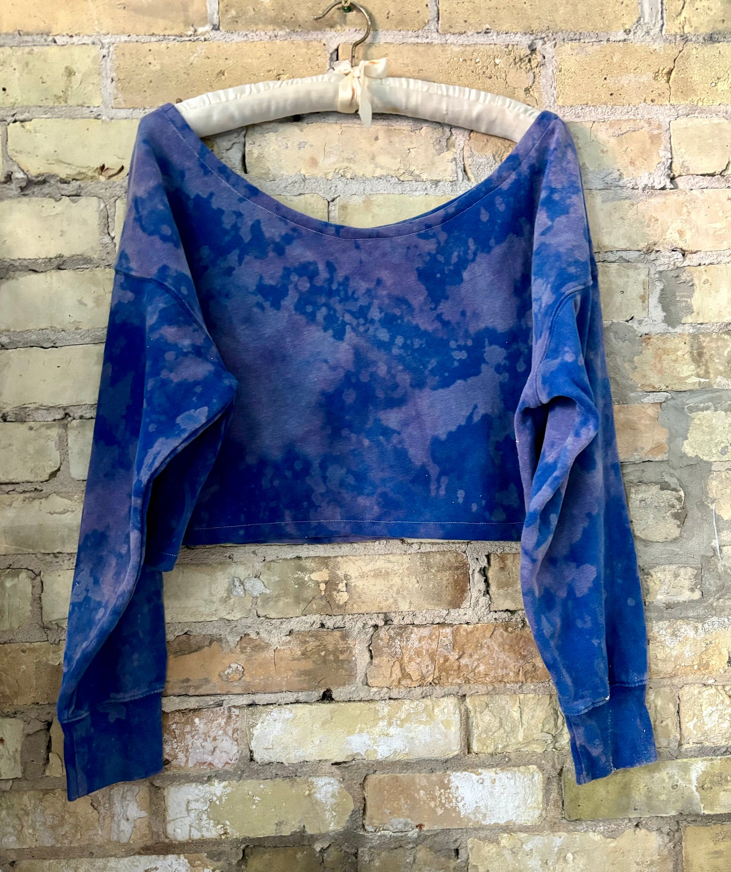 Vintage off the shoulder New York Knicks Cropped Crewneck