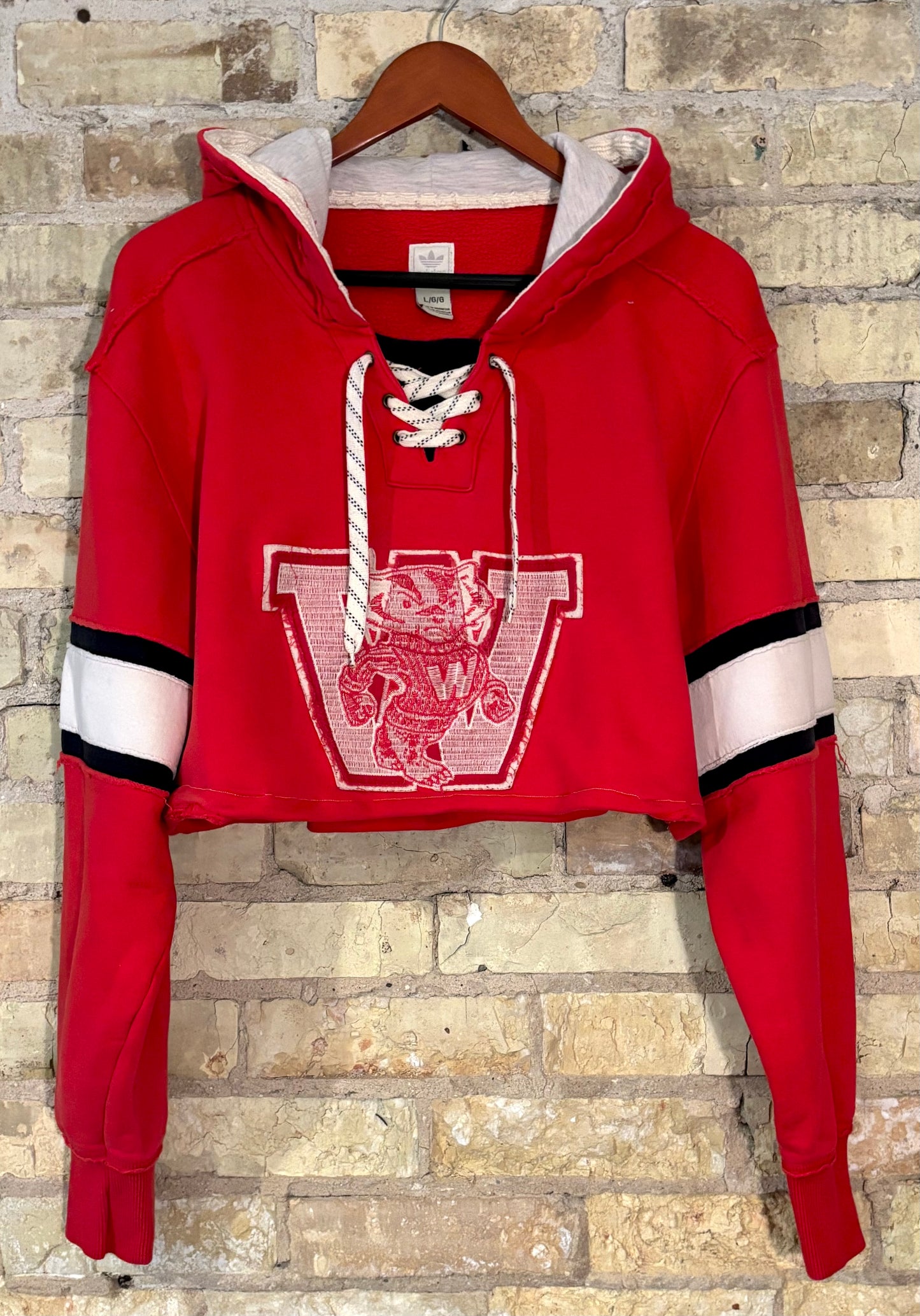 Vintage Adidas Wisconsin Badgers Throwback Hockey Sweatshirt