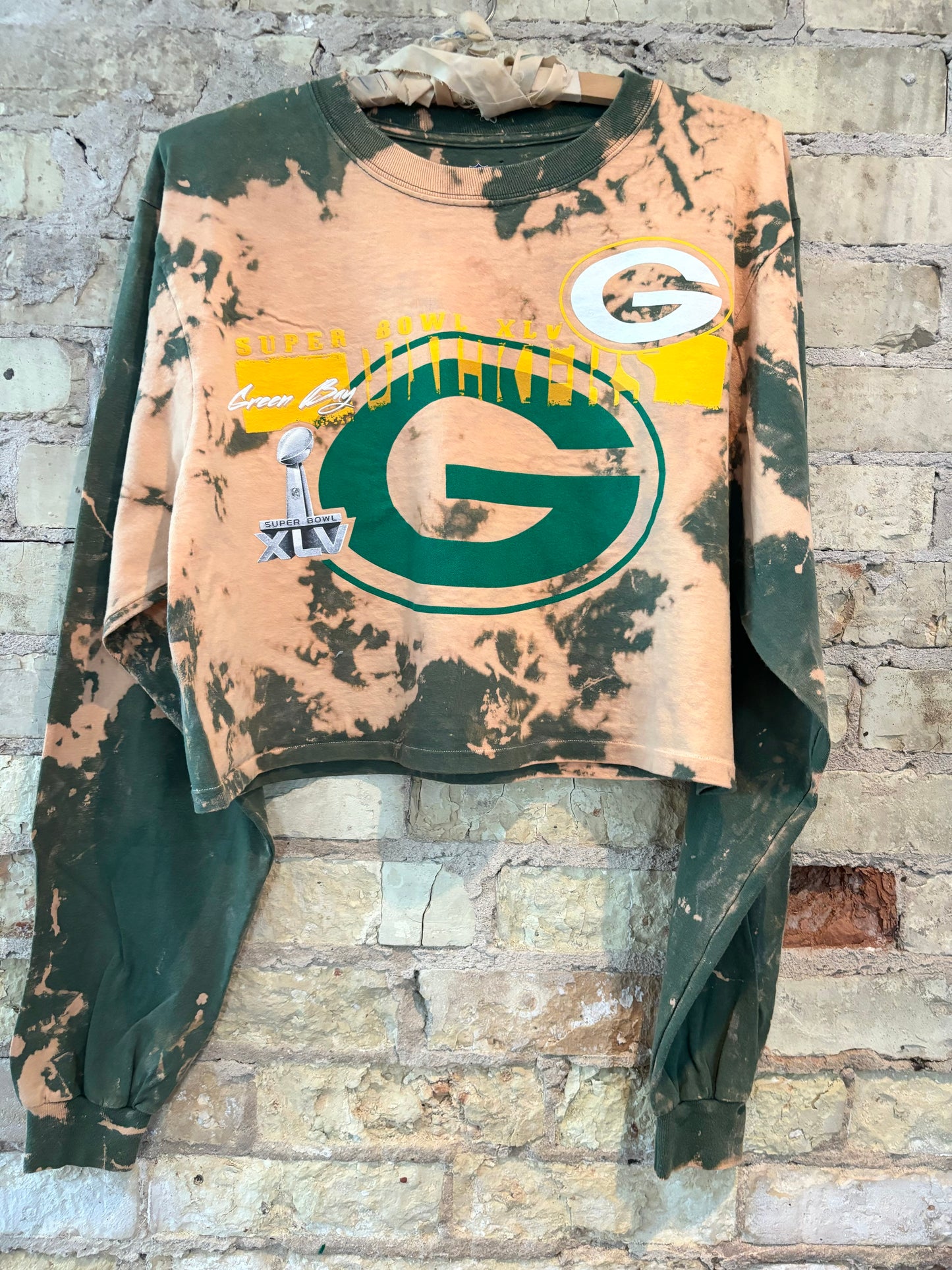 Reworked Green Bay Packers Cropped & Distressed Super Bowl Tee