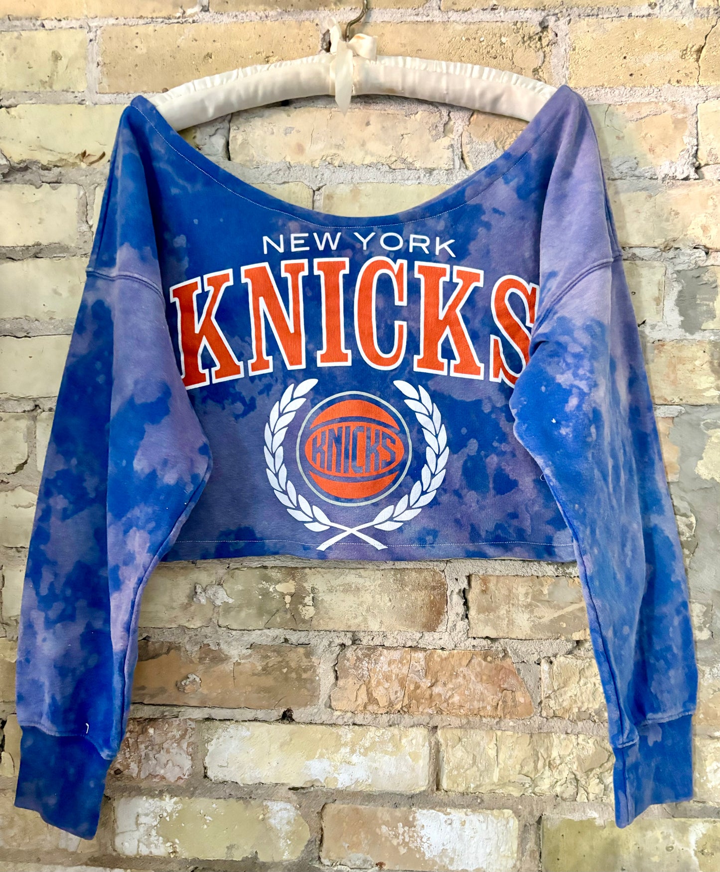 Vintage off the shoulder New York Knicks Cropped Crewneck