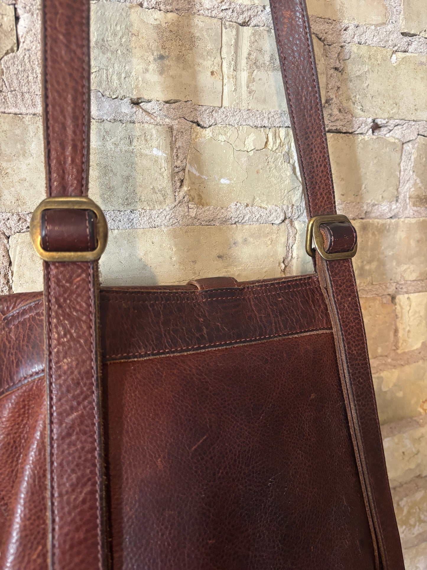 Vintage Duluth Trading Co. Pebbled Convertible Crossbody Shoulder Backpack Bag